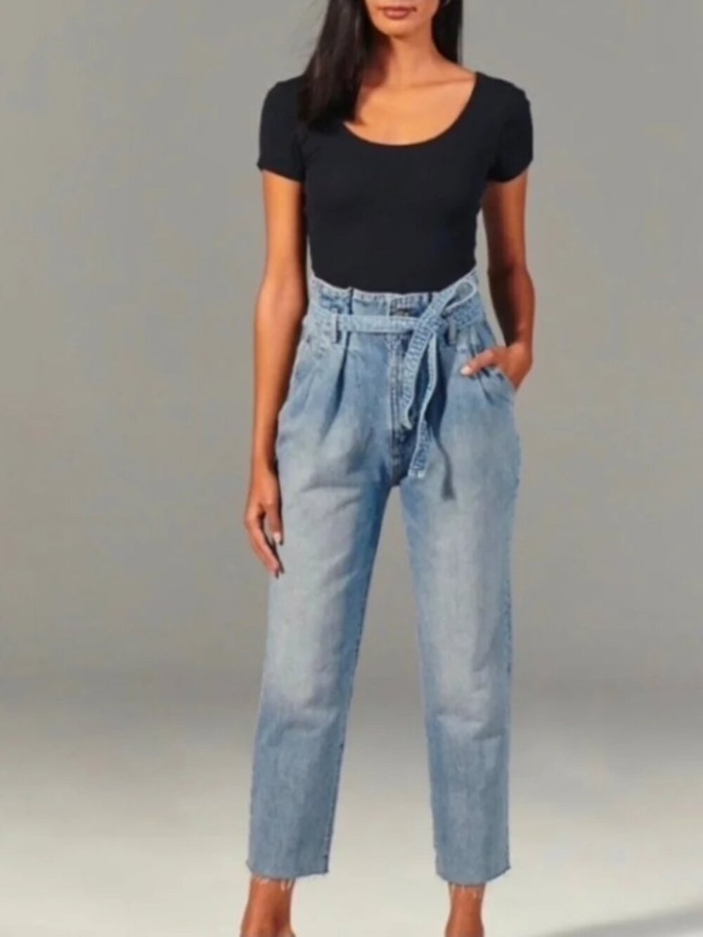 Abercrombie and Fitch Mom Jean Paperbag Waist Size 27